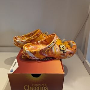 Honey Nut Cheerios Crocs NIB men's size 11